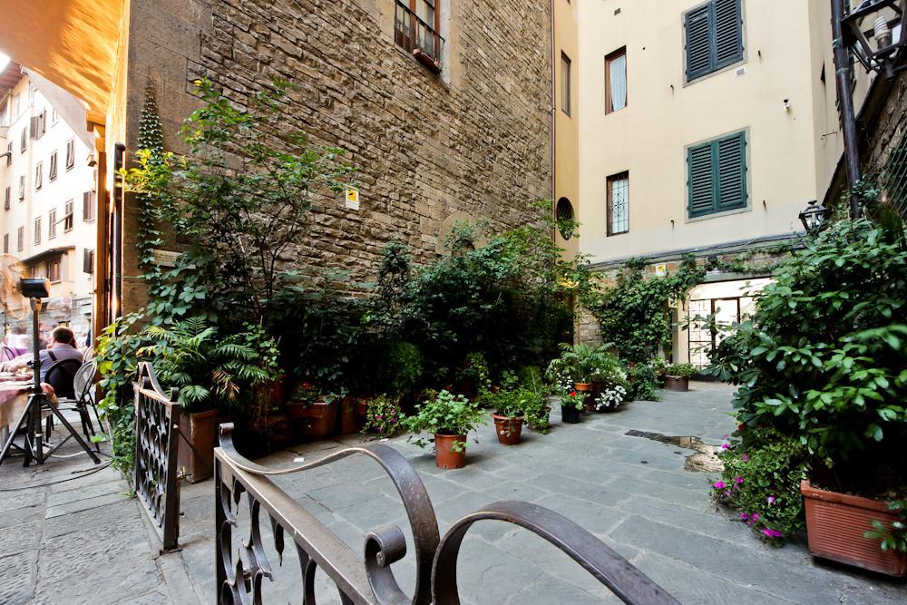 Апартаменти Ponte Vecchio Tower Флоренція Екстер'єр фото
